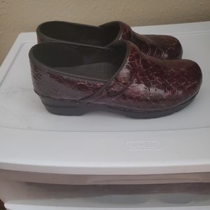 Sanita clogs size 40